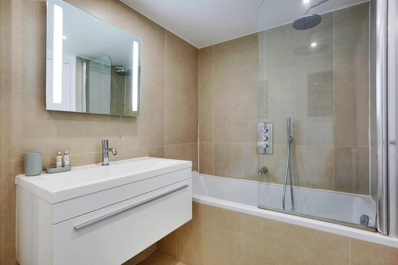 Appartement Elegant - 2bd-6p - Avenue Montaigne Parijs
