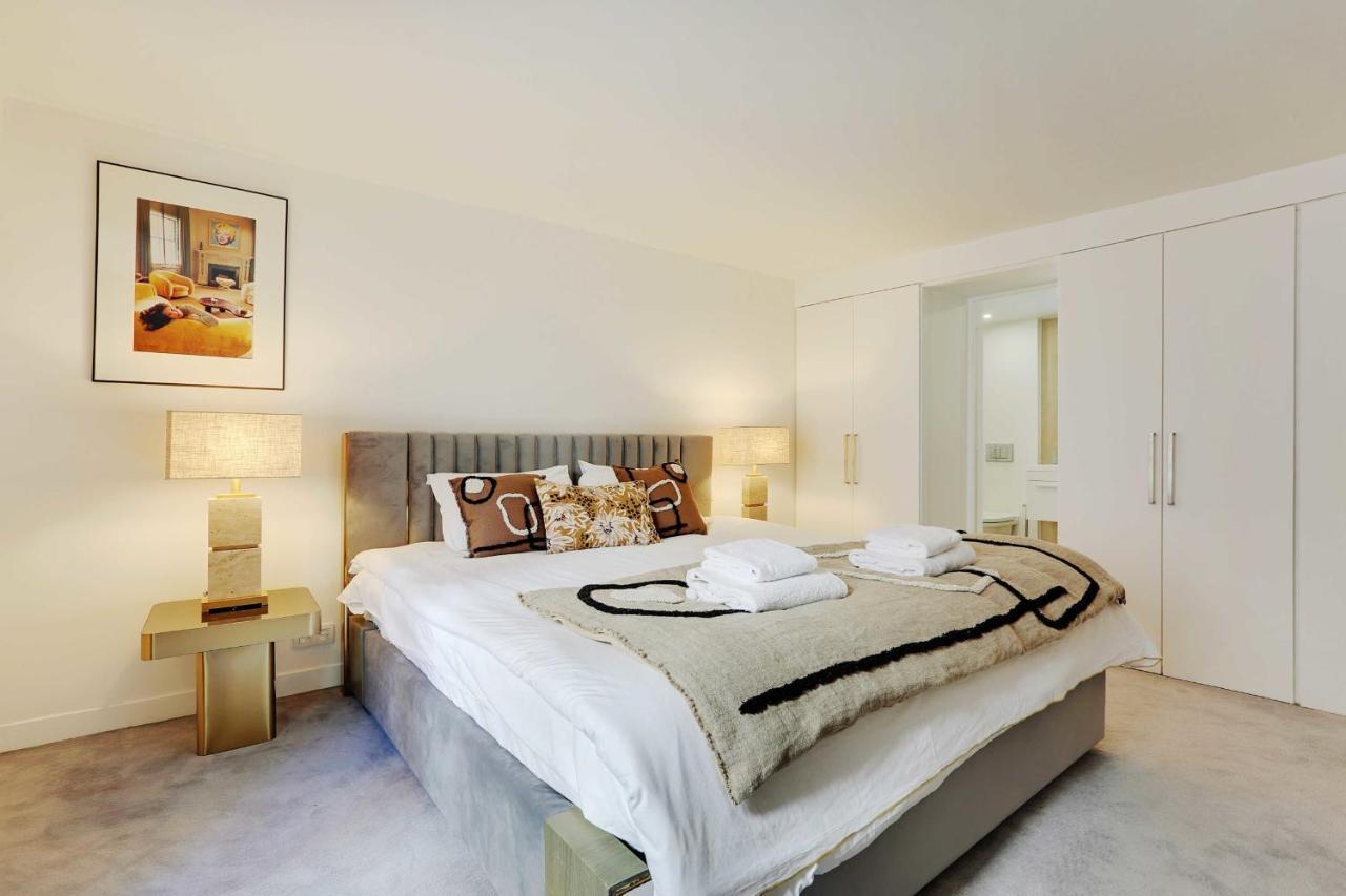 Appartement Elegant - 2bd-6p - Avenue Montaigne Parijs