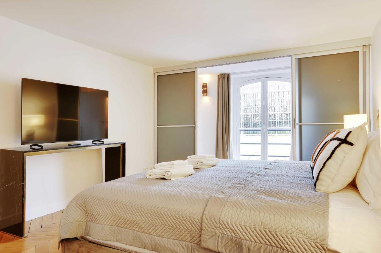 Appartement Elegant - 2bd-6p - Avenue Montaigne Parijs